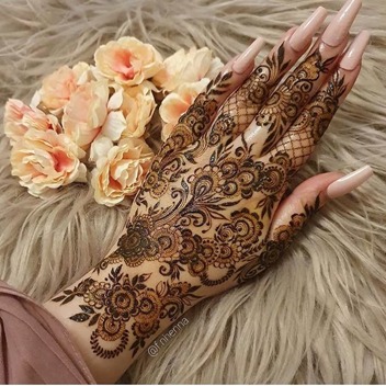 Floral Mehndi Design For Back Hand